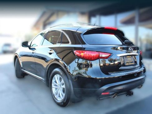 Used 2017 INFINITI QX70 3.7 w/ Premium Package image 3