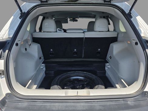 Used 2020 Jeep Cherokee Latitude Plus FWD image 31