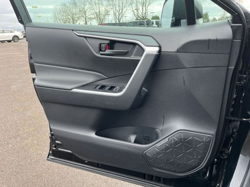 Used 2025 Toyota RAV4 LE image 20