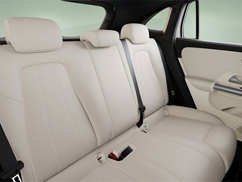 Used 2026 Mercedes-Benz GLA 250 image 40