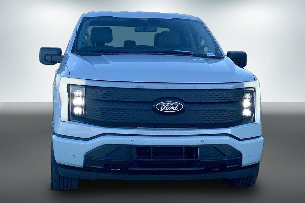 Used 2025 Ford F150 Lightning Flash AWD/4WD image 7