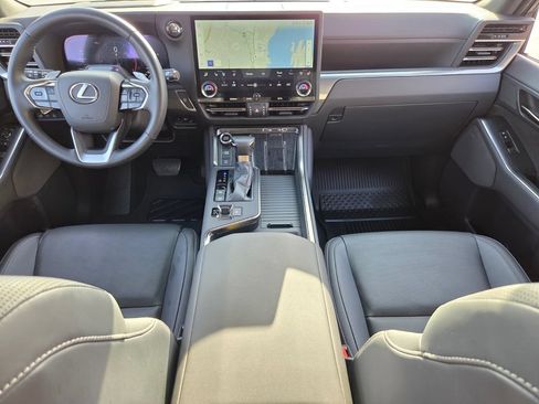 Used 2025 Lexus GX 550 w/ Accessory Package (31) AWD/4WD image 16