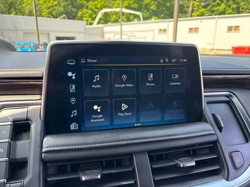 Used 2023 Chevrolet Tahoe Premier AWD/4WD image 14