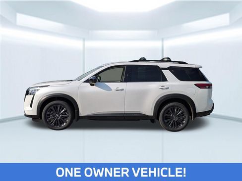 Certified 2026 Nissan Pathfinder SL w/ SL Premium Package FWD image 2