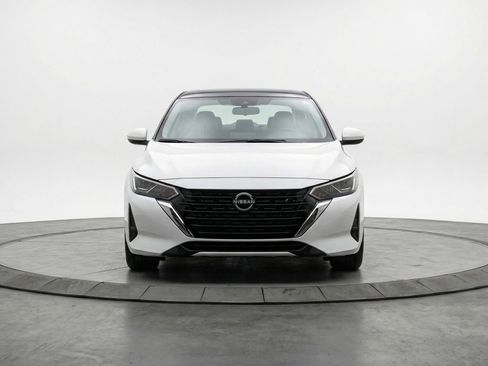 Used 2025 Nissan Sentra SV FWD image 2