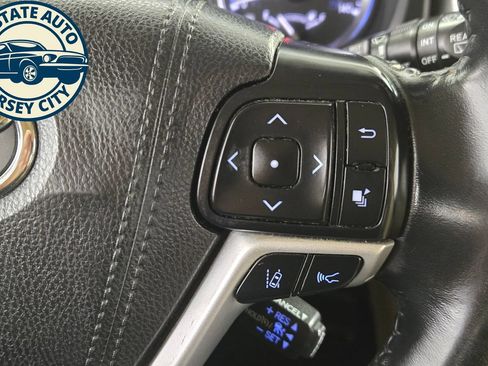 Used 2017 Toyota Highlander Limited w/ Protection Package #3 AWD/4WD image 13