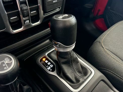 Used 2024 Jeep Wrangler Unlimited Sahara AWD/4WD image 30