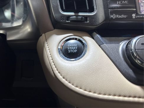 Used 2015 Toyota RAV4 Limited AWD/4WD image 27