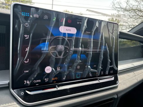 New 2026 Volkswagen Tiguan SE R-Line AWD/4WD image 11