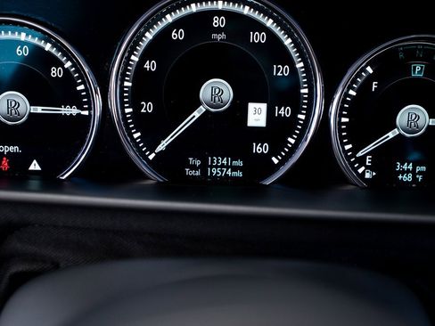 Used 2022 Rolls-Royce Cullinan image 37