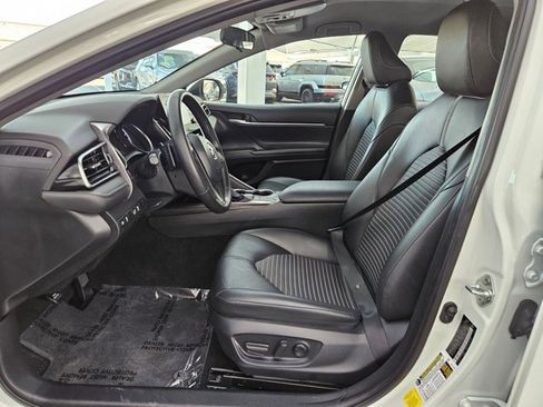 Used 2023 Toyota Camry SE image 15