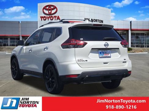 Used 2018 Nissan Rogue SV w/ Premium Package FWD image 6