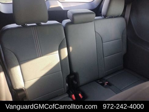 New 2026 GMC Acadia AT4 w/ LPO, Floor Liner Package AWD/4WD image 29