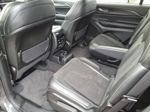 Certified 2024 Jeep Grand Cherokee L Altitude image 9