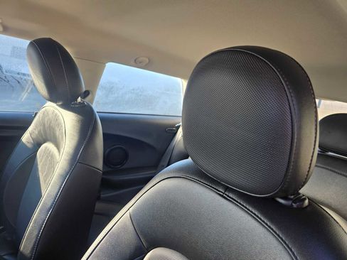 Used 2022 MINI Cooper 2-Door Hardtop image 18