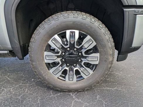 New 2026 GMC Sierra 2500 Denali w/ Denali Reserve Package AWD/4WD image 11
