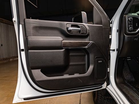 Used 2020 Chevrolet Silverado 2500 LTZ w/ LTZ Premium Package image 28