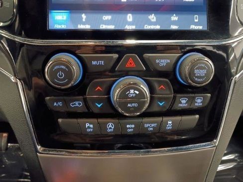 Used 2019 Jeep Grand Cherokee Limited AWD/4WD image 37