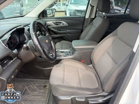 Used 2021 Chevrolet Traverse LS w/ LPO, Floor Liner Package FWD image 8