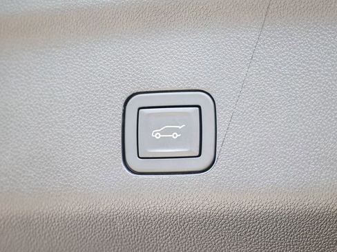Used 2024 GMC Yukon SLT w/ SLT Luxury Package AWD/4WD image 47