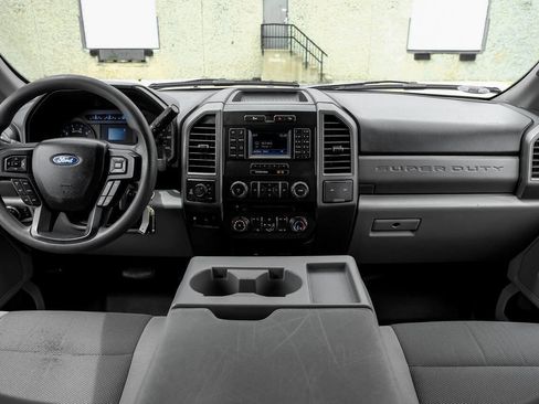 Used 2018 Ford F250 XL w/ Power Equipment Group AWD/4WD image 19