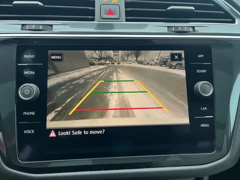 Used 2020 Volkswagen Tiguan SE R-Line image 21
