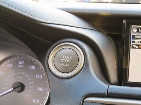 Used 2017 Lexus IS 200t image 27