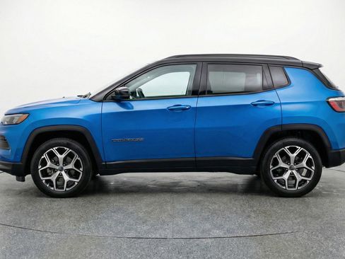 Used 2025 Jeep Compass Limited AWD/4WD image 5