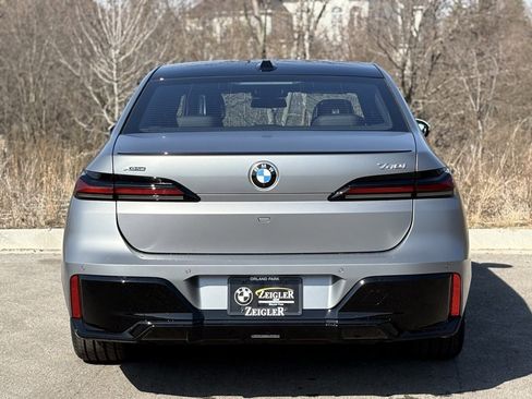 Used 2025 BMW 740i xDrive 740i xDrive image 5
