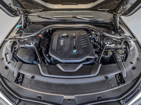 Used 2016 BMW 740i RWD image 17