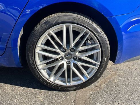 Used 2021 Genesis G70 2.0T image 37