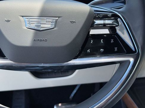 Used 2026 Cadillac Vistiq Luxury w/ LPO, Premium Carpet Package AWD/4WD image 18