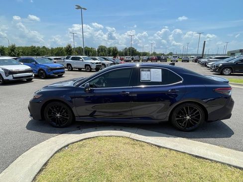 Used 2022 Toyota Camry XSE FWD image 4