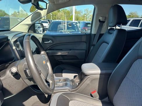 Used 2022 Chevrolet Colorado Z71 w/ Z71 Midnight Edition AWD/4WD image 10
