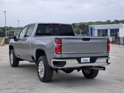 New 2025 Chevrolet Silverado 2500 LTZ w/ LTZ Convenience Package AWD/4WD image 4
