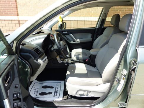 Used 2014 Subaru Forester 2.5i Limited AWD/4WD image 22