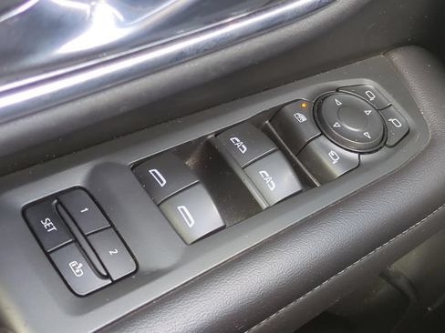 Used 2021 Chevrolet Tahoe LT w/ LT Signature Plus Package RWD image 20