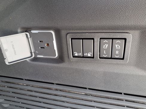 New 2026 GMC Yukon Elevation w/ Elevation Premium Package image 23