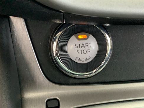Used 2020 Nissan Murano S FWD image 17