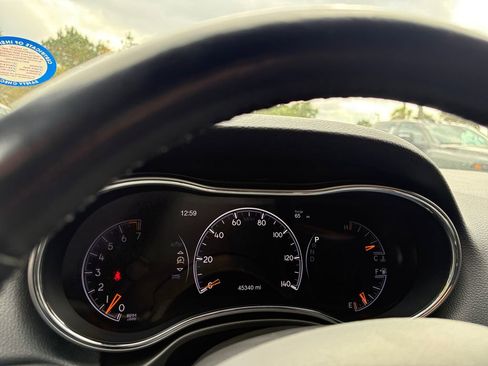 Used 2022 Jeep Grand Cherokee Limited image 15