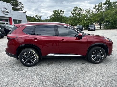 Used 2025 Nissan Rogue Platinum w/ Tech Package AWD/4WD image 8