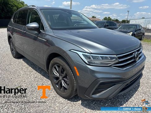 Used 2023 Volkswagen Tiguan SE w/ Panoramic Sunroof Package FWD image 7