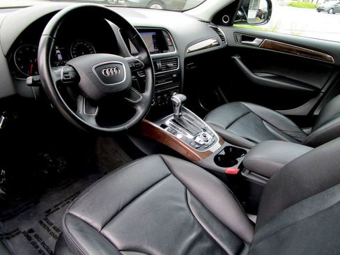 Used 2017 Audi Q5 2.0T Premium Plus w/ Technology Package image 13