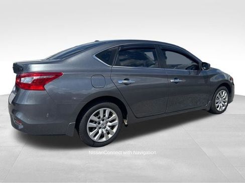 Used 2018 Nissan Sentra SV w/ Premium Package (P01) FWD image 11