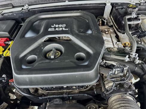 Used 2023 Jeep Wrangler Sahara w/ LED Lighting Group AWD/4WD image 39