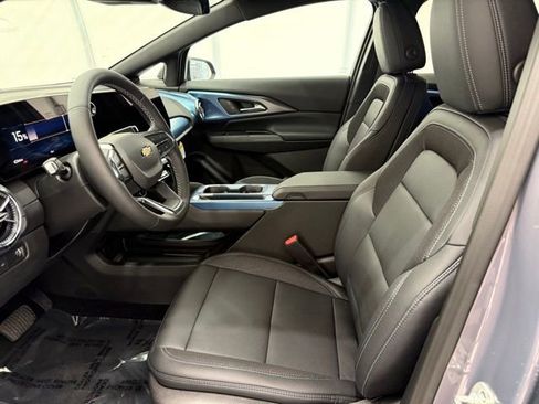 New 2026 Chevrolet Equinox EV LT image 12