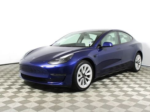 Used 2023 Tesla Model 3 Standard Range RWD image 2