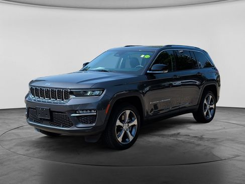 Used 2022 Jeep Grand Cherokee Limited 4xe w/ Luxury Tech Group II AWD/4WD image 3