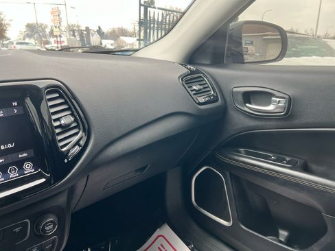 Used 2019 Jeep Compass Limited image 20