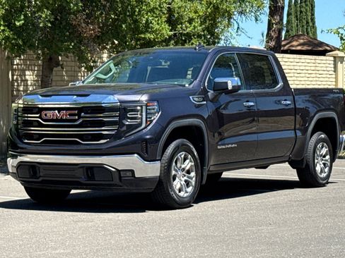 Used 2025 GMC Sierra 1500 SLT AWD/4WD image 9